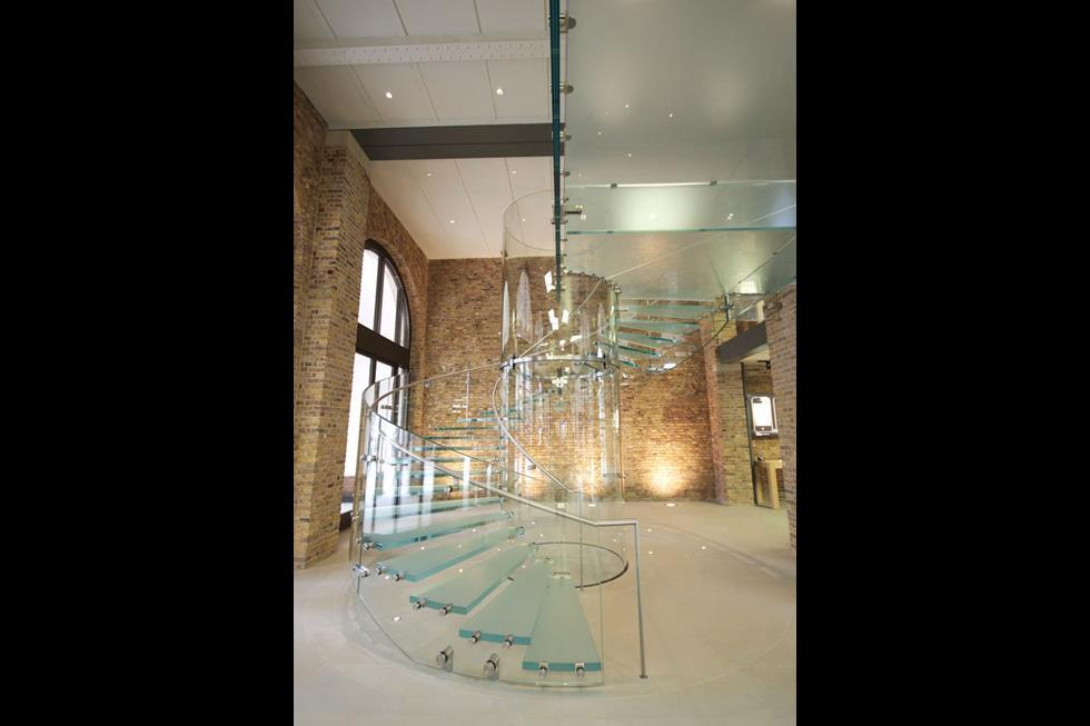 Glass staircases in Apple’s Covent Garden store | Technical | Building
